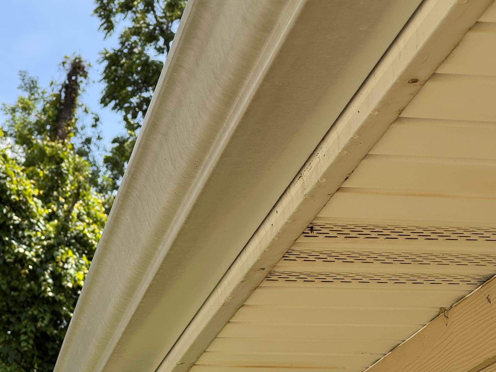 Gutter Cleaning & Brightening in the Ohio Valley & Wheeling, WV region